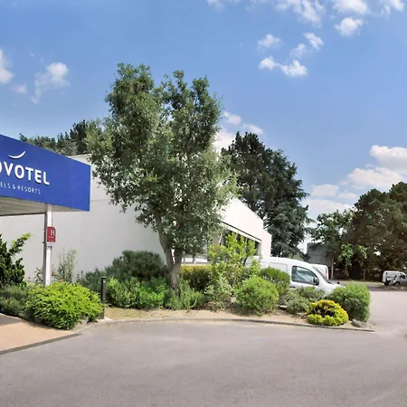 Novotel Nantes Отель Каркфу