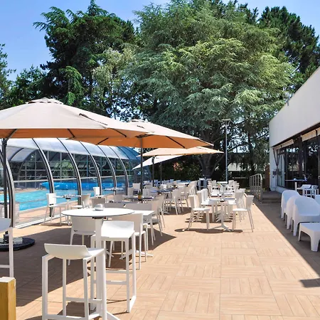 ノボテル ナンテス 4* カルクフー