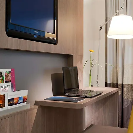 Novotel Nantes 4*